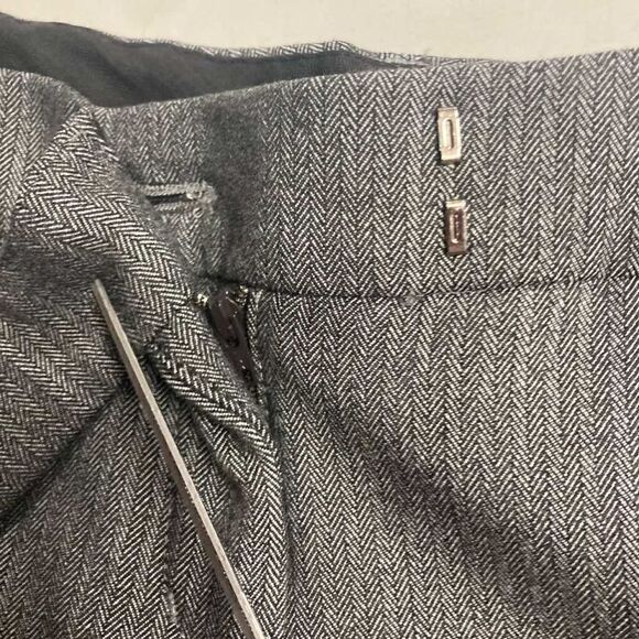 EXPRESS Women’s Gray Dress Pants Size 6 Inseam 31” - Picture 7 of 9